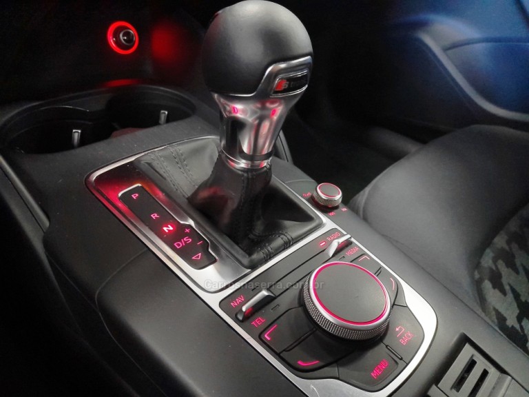 AUDI - A3 - 2014 - Branca