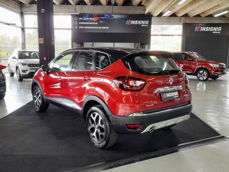 RENAULT - CAPTUR - 2019 - Vermelha