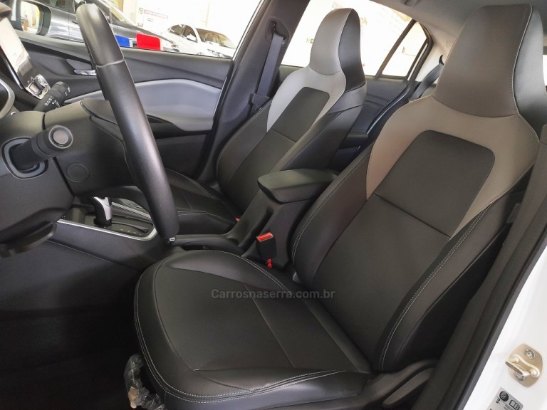CHEVROLET - ONIX - 2022 - Branca