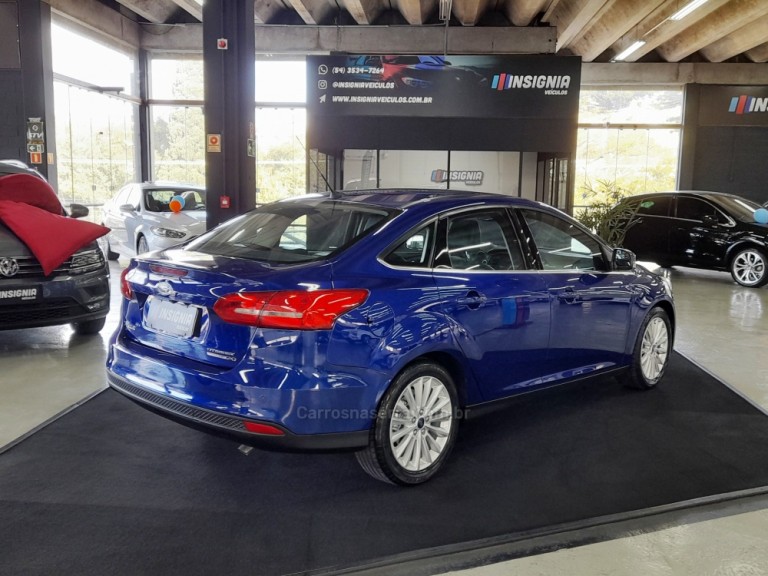 FORD - FOCUS - 2016 - Azul