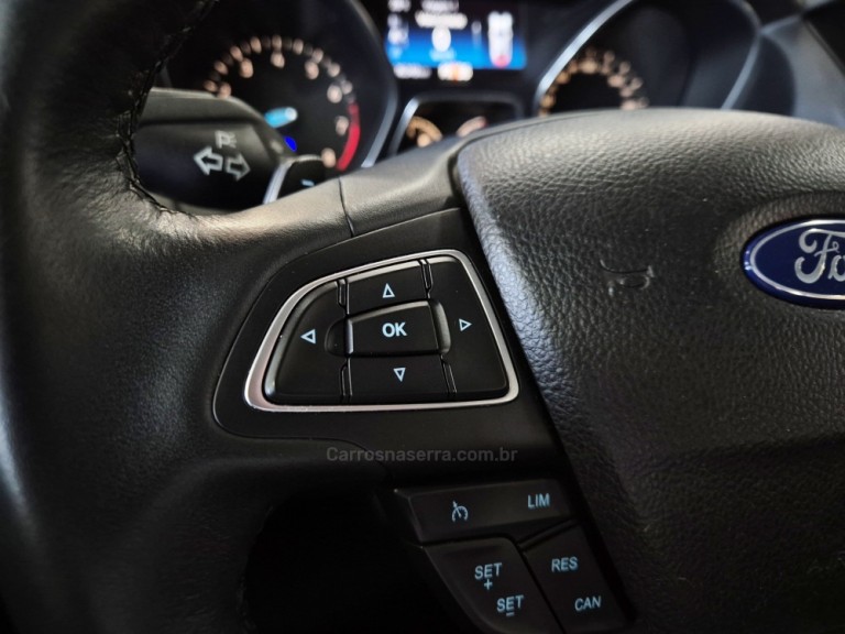 FORD - FOCUS - 2016 - Branca