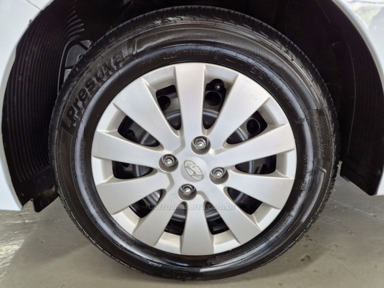 HYUNDAI - HB20 - 2015 - Branca