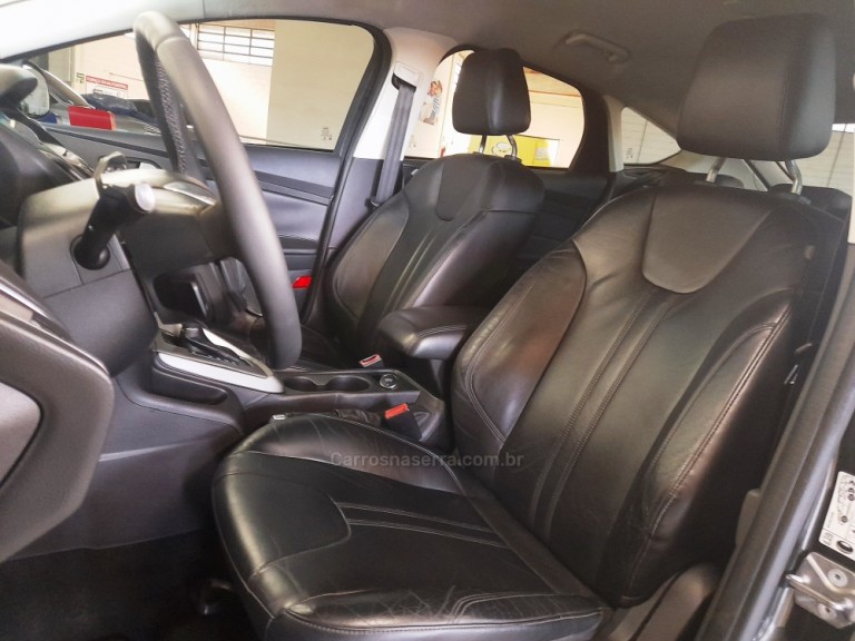 FORD - FOCUS - 2015 - Cinza