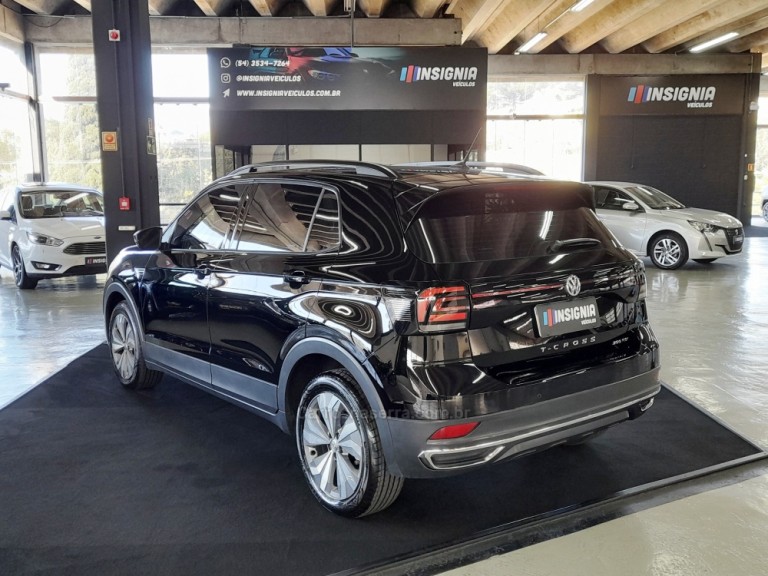 VOLKSWAGEN - T-CROSS - 2020 - Preta