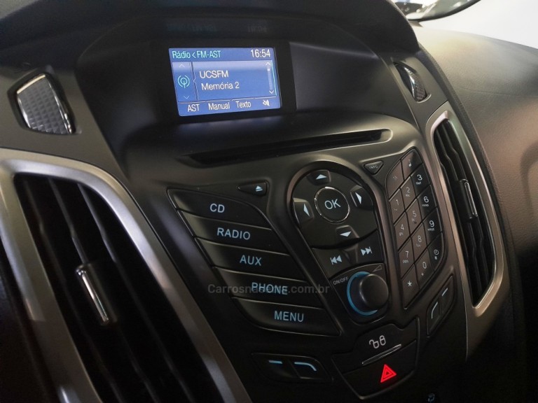 FORD - FOCUS - 2015 - Cinza