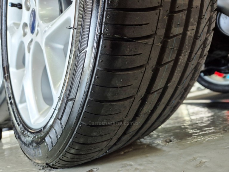 FORD - FOCUS - 2019 - Prata