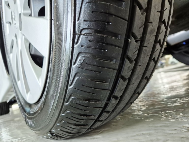 HYUNDAI - HB20 - 2015 - Branca