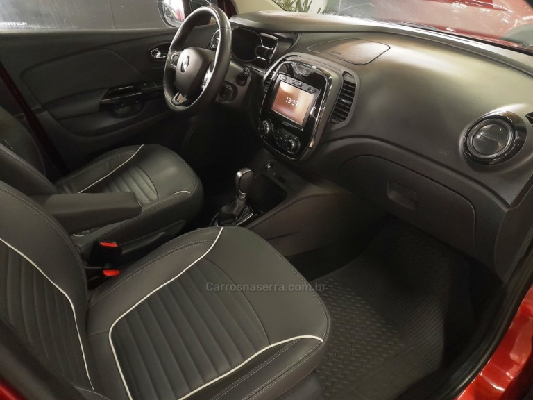 RENAULT - CAPTUR - 2019 - Vermelha