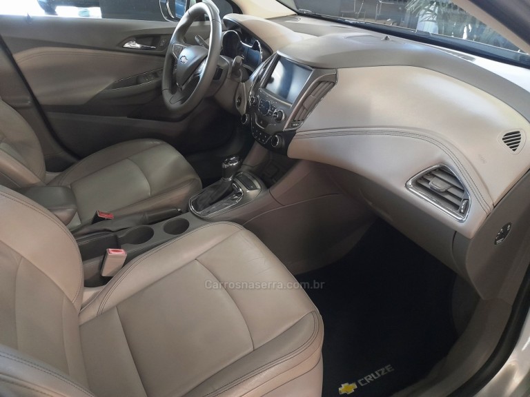 CHEVROLET - CRUZE - 2017 - Prata