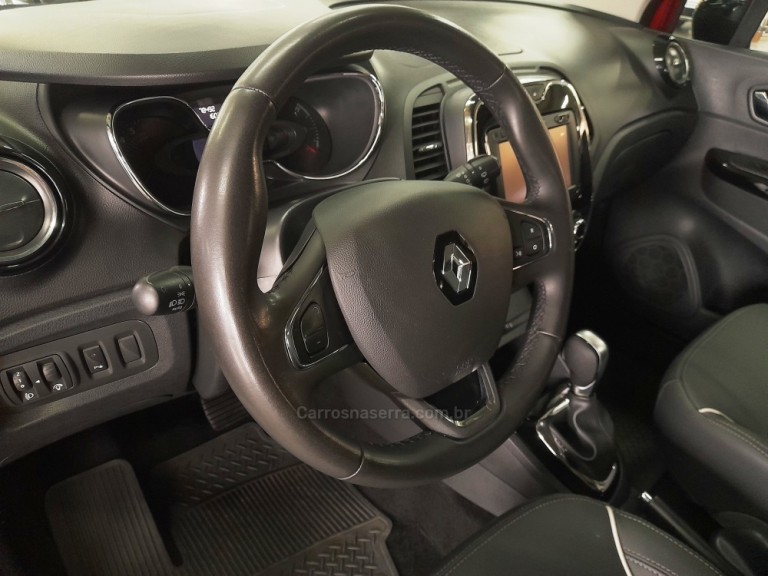 RENAULT - CAPTUR - 2019 - Vermelha