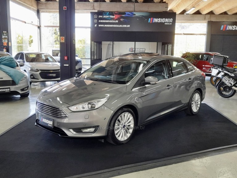 FORD - FOCUS - 2016 - Cinza
