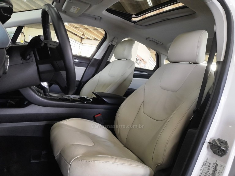 FORD - FUSION - 2016 - Branca