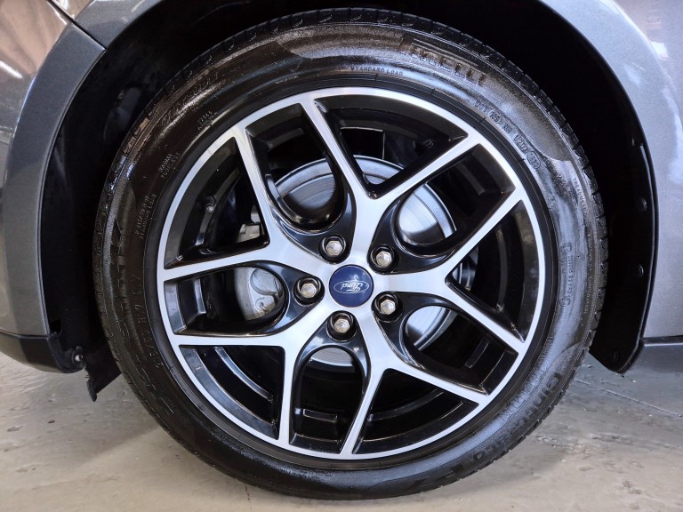 FORD - FOCUS - 2019 - Cinza