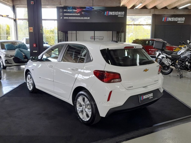 CHEVROLET - ONIX - 2022 - Branca
