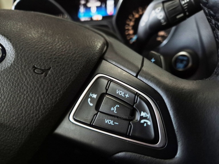 FORD - FOCUS - 2016 - Branca