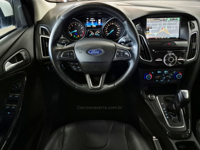FORD - FOCUS - 2016 - Branca