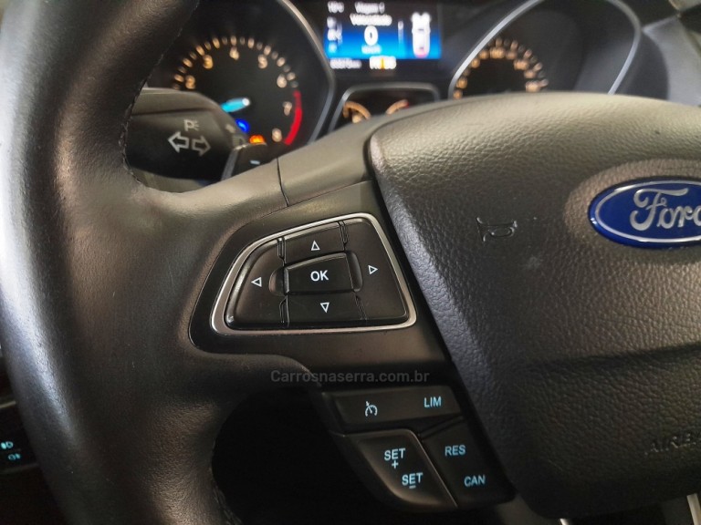 FORD - FOCUS - 2016 - Branca