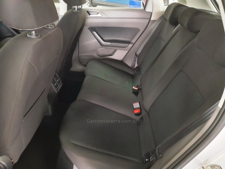 VOLKSWAGEN - POLO - 2018 - Prata