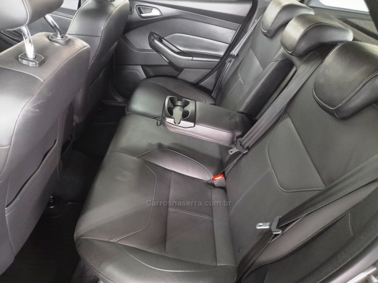 FORD - FOCUS - 2016 - Cinza