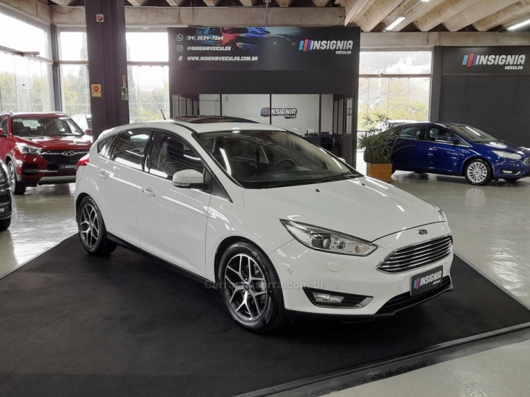 FORD - FOCUS - 2018 - Branca