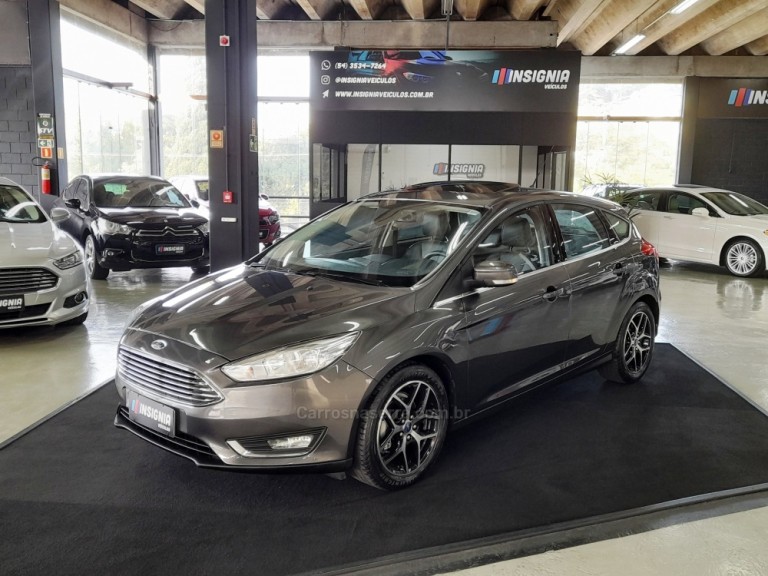 FORD - FOCUS - 2017 - Cinza