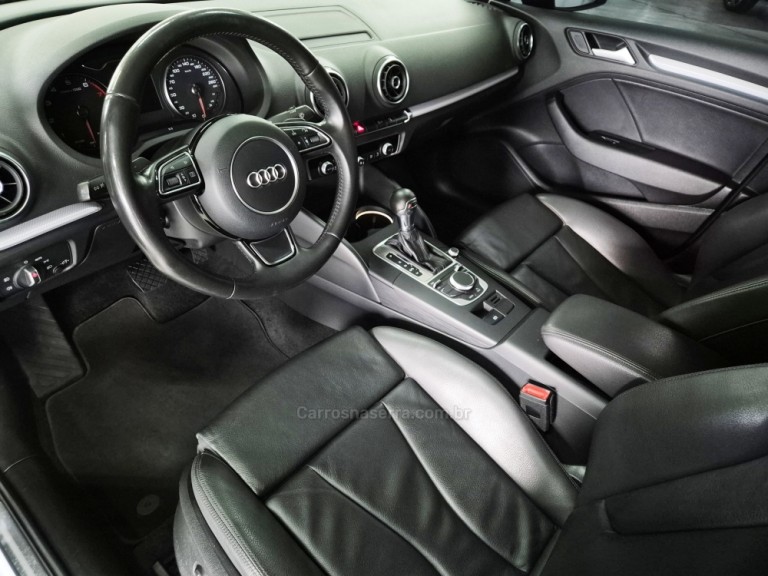 AUDI - A3 - 2016 - Branca