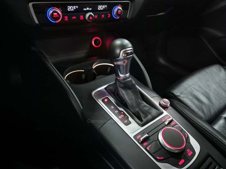 AUDI - A3 - 2016 - Branca