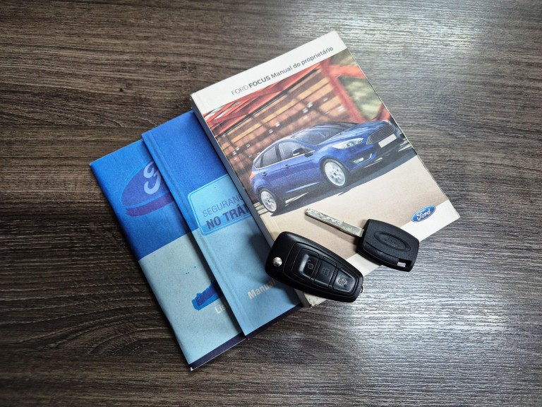 FORD - FOCUS - 2019 - Prata