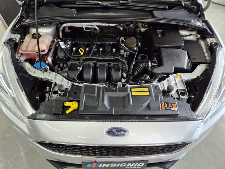 FORD - FOCUS - 2019 - Prata