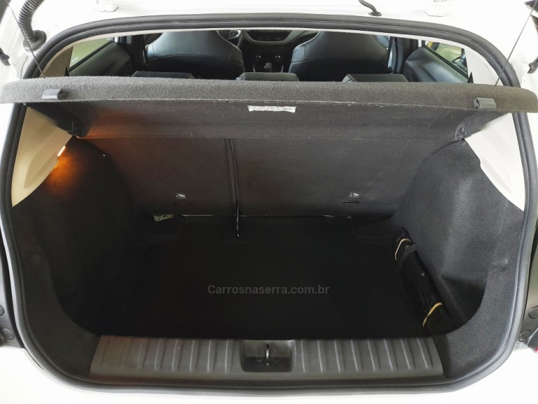 CHEVROLET - ONIX - 2022 - Branca