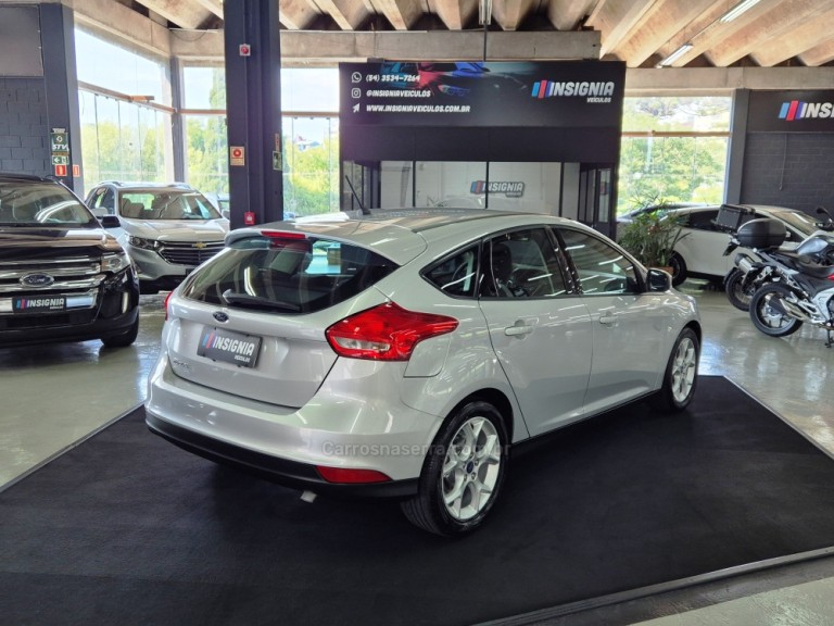 FORD - FOCUS - 2019 - Prata