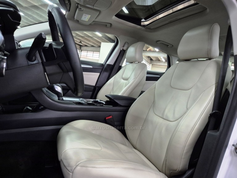FORD - FUSION - 2015 - Branca