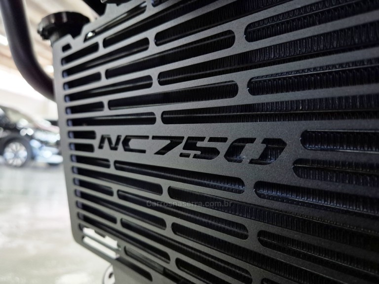 HONDA - NC 750X - 2025 - Vermelha
