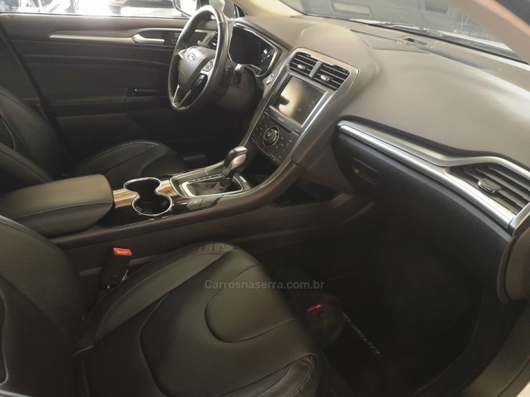 FORD - FUSION - 2015 - Prata
