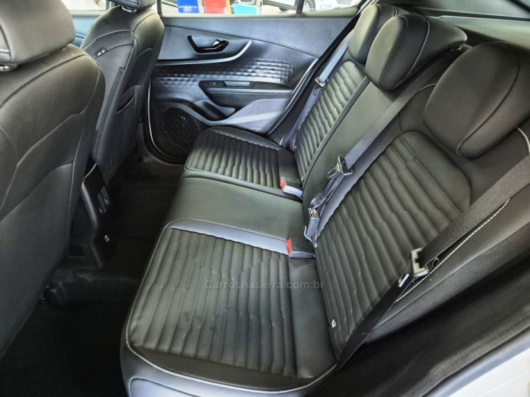 FIAT - FASTBACK - 2023 - Branca