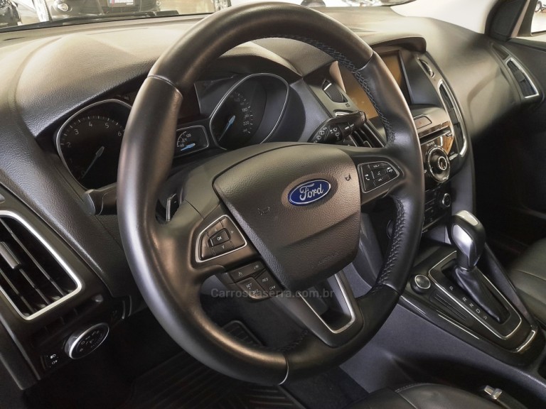 FORD - FOCUS - 2016 - Branca