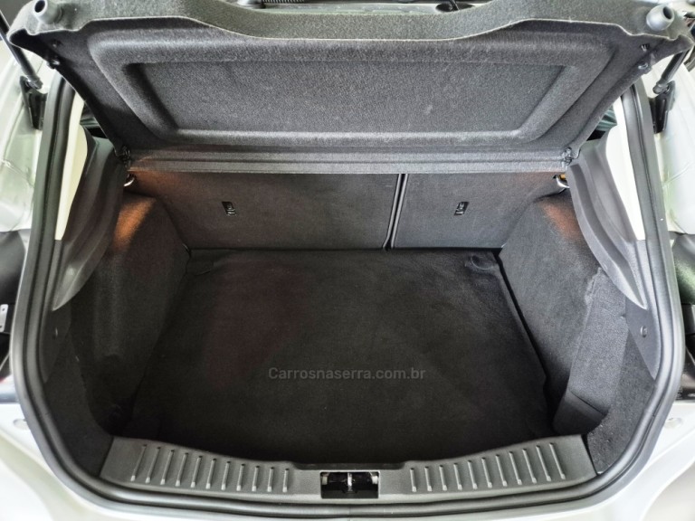 FORD - FOCUS - 2019 - Prata