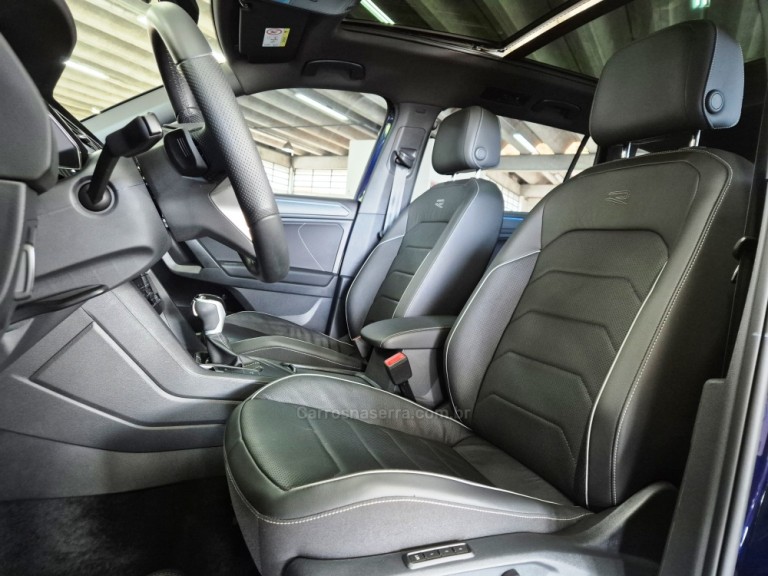 VOLKSWAGEN - TIGUAN - 2024 - Azul