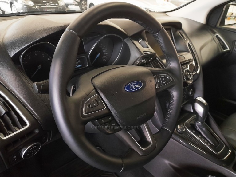 FORD - FOCUS - 2016 - Azul
