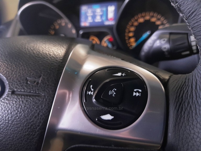 FORD - FOCUS - 2015 - Cinza