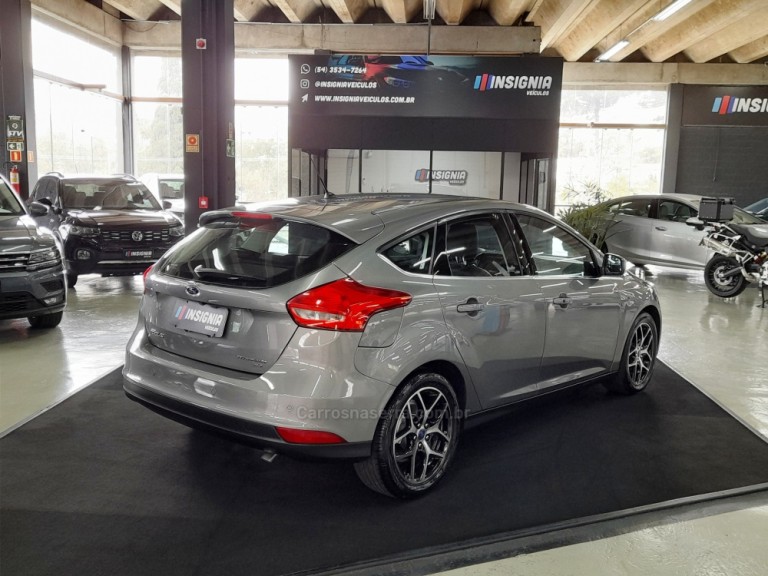 FORD - FOCUS - 2016 - Cinza