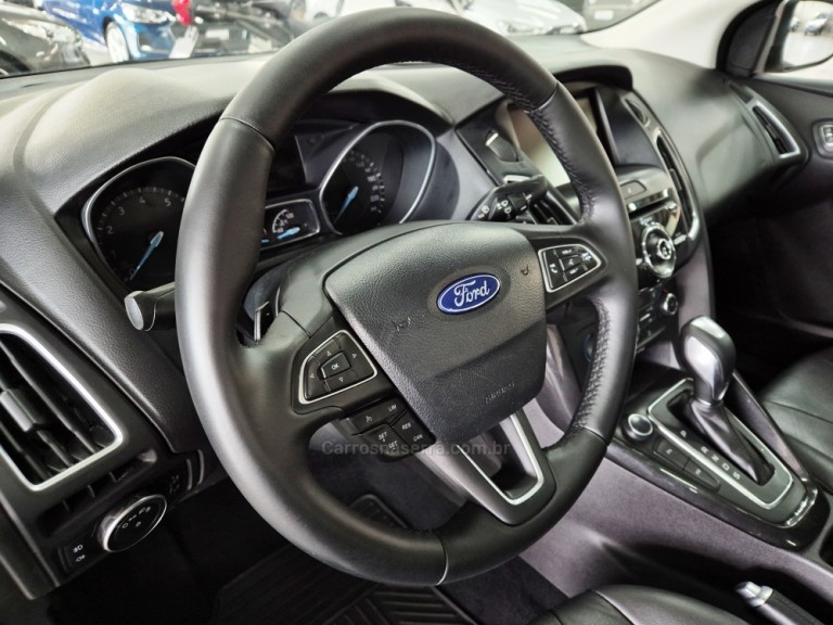 FORD - FOCUS - 2016 - Branca