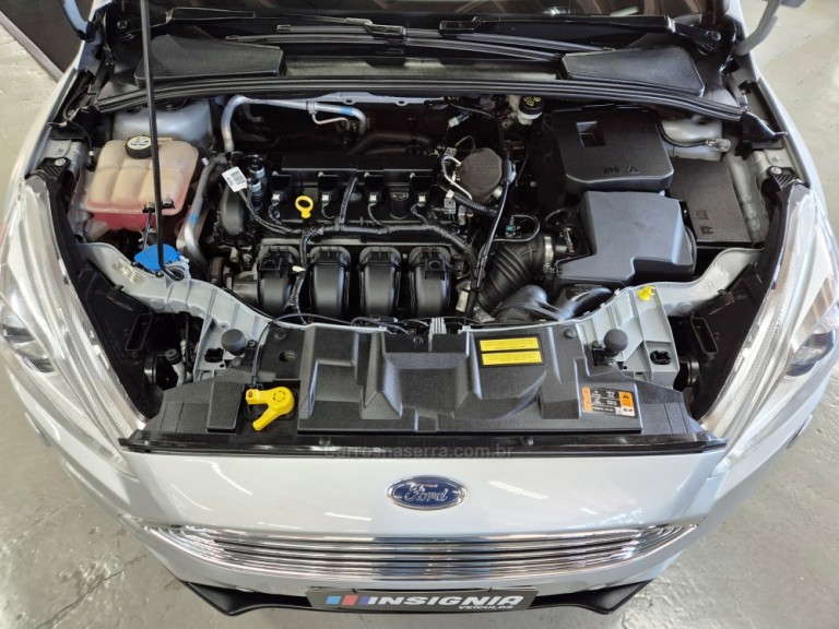 FORD - FOCUS - 2016 - Prata