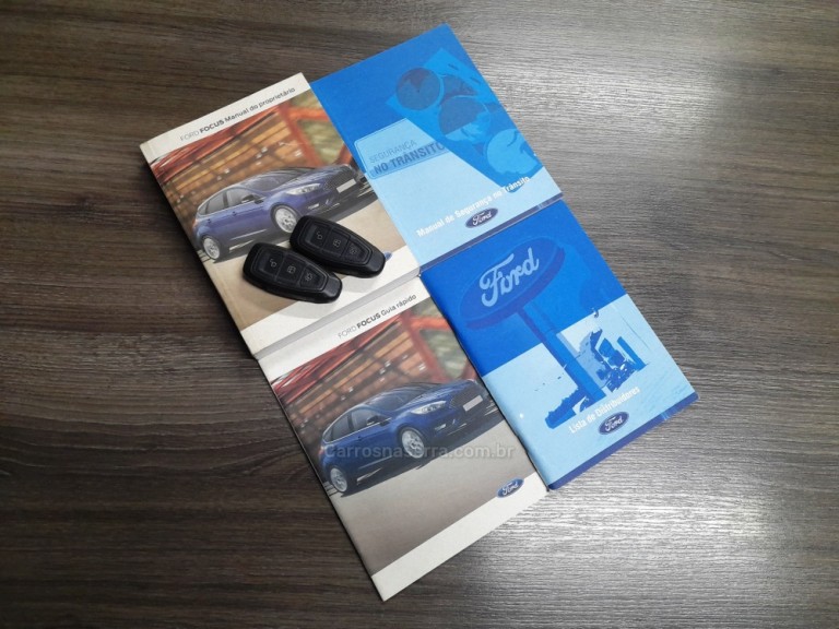 FORD - FOCUS - 2016 - Branca