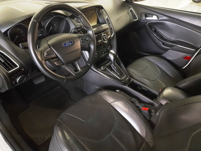 FORD - FOCUS - 2016 - Branca