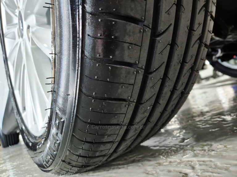 FORD - FOCUS - 2016 - Branca