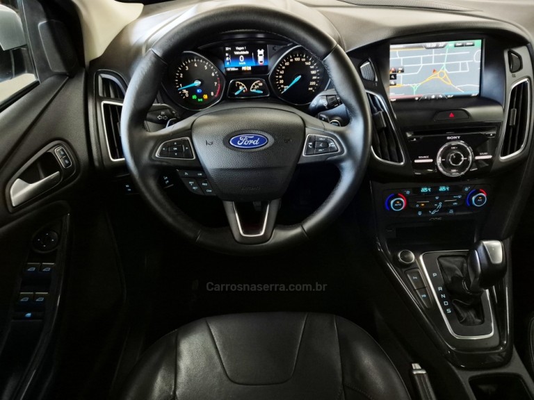 FORD - FOCUS - 2016 - Prata