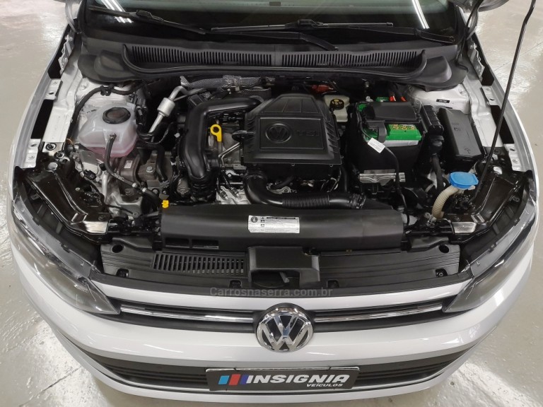 VOLKSWAGEN - POLO - 2018 - Prata