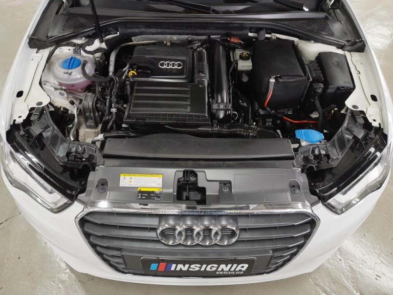 AUDI - A3 - 2014 - Branca