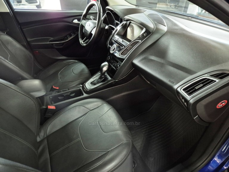 FORD - FOCUS - 2016 - Azul